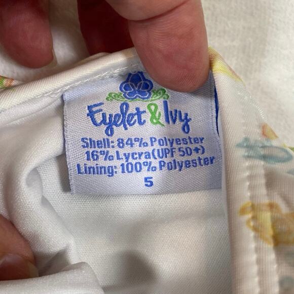 Eyelet & Ivy One Piece Fish and Floral Ruffle Straps White Size 5 Swimsuit - Picture 3 of 5